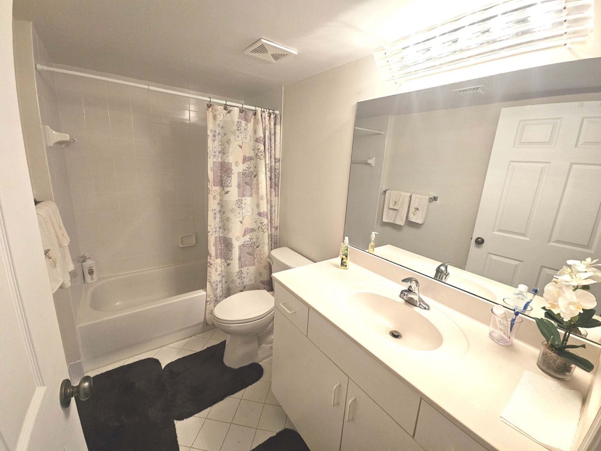 12529 Imperial Isle Drive, Unit 205, Boynton Beach, FL 33437 Photo