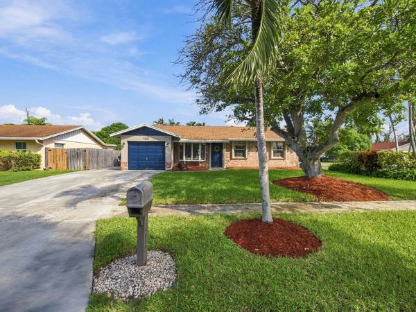 804 NW 10TH Avenue, Boynton Beach, FL 33426