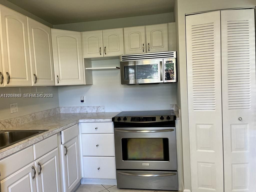 21362 Juego Cir, Unit 33E, Boca Raton, FL 33433 Photo