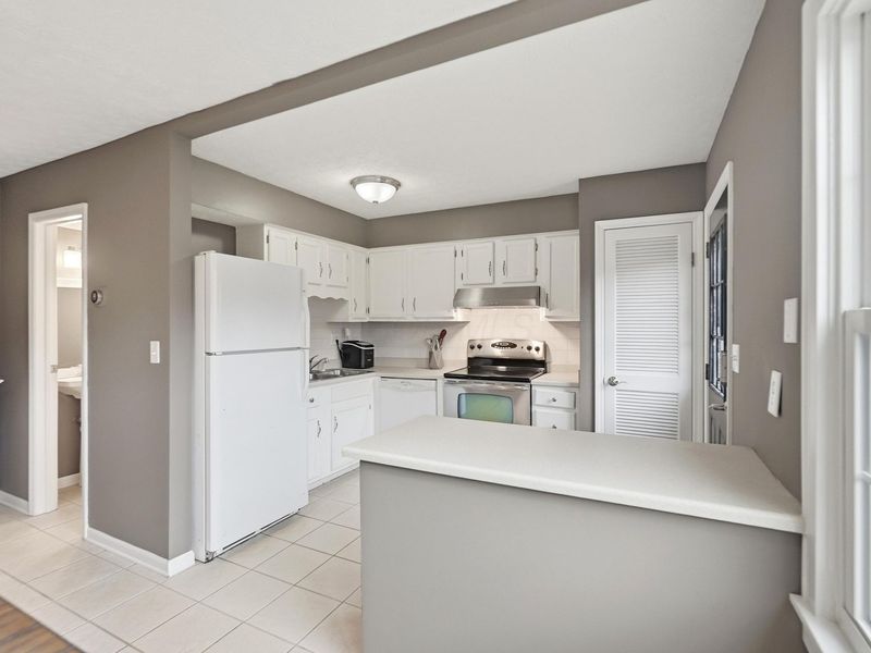 495 Clairbrook Avenue , Unit JG5, Columbus, OH 43228 Photo 10