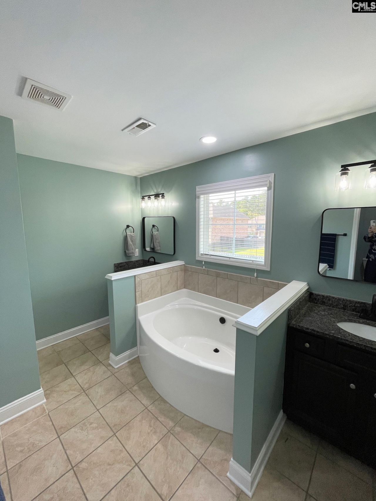 640 Stoneywater Court  Photo 24