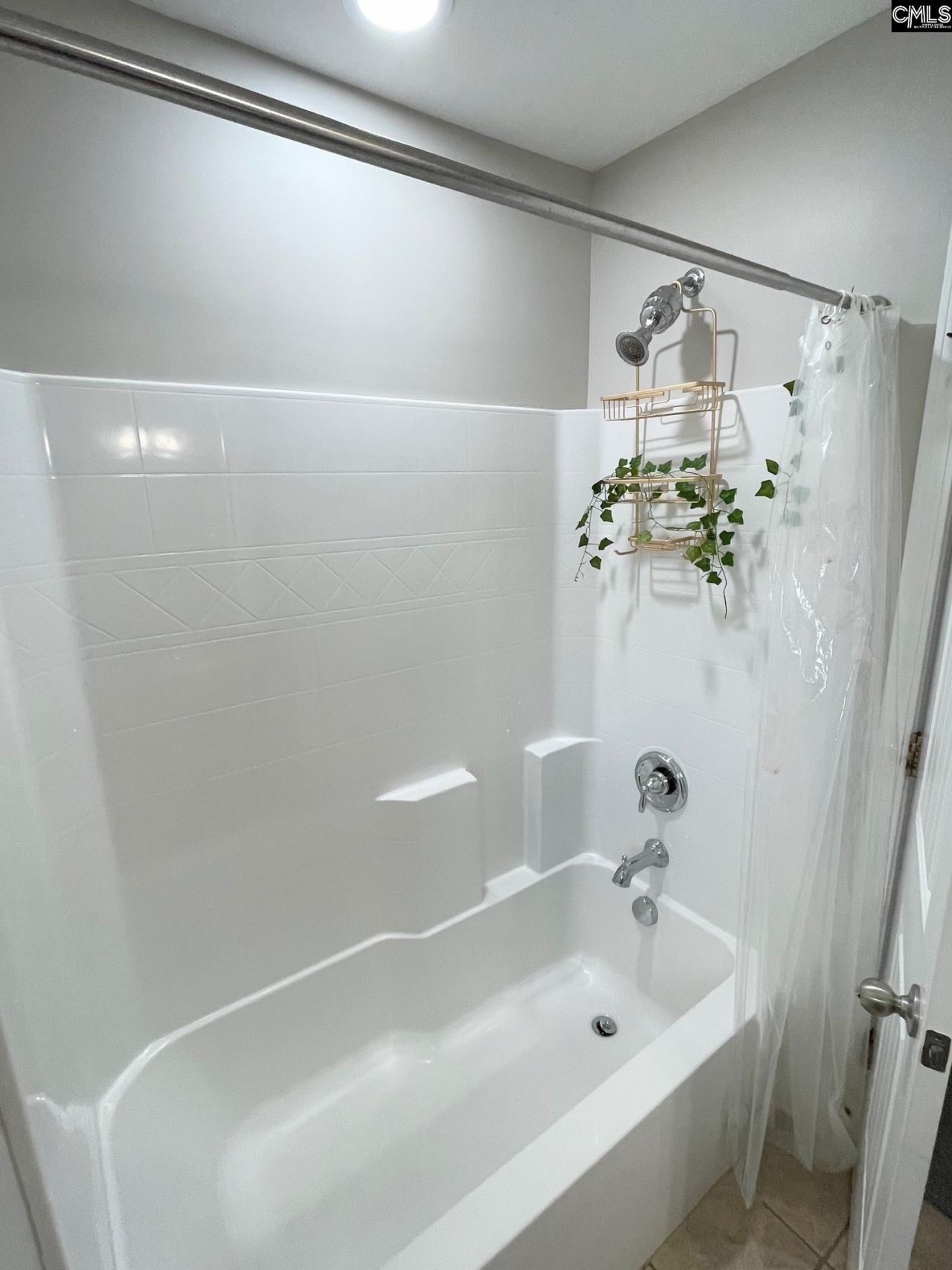 640 Stoneywater Court  Photo 32