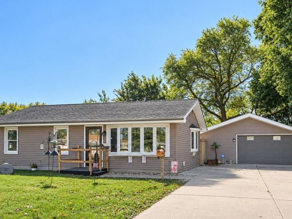 1864 NEWCOMER Drive, Galesburg, IL 61401
