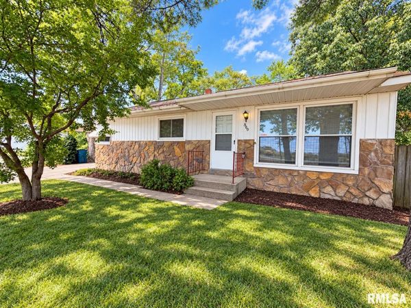 500 E Atkins Street, Elkville, IL 62932