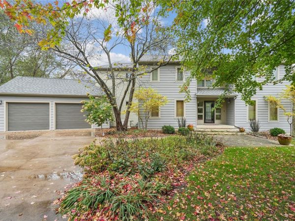 17 Briar Ridge Drive NE, Iowa City, IA 52240