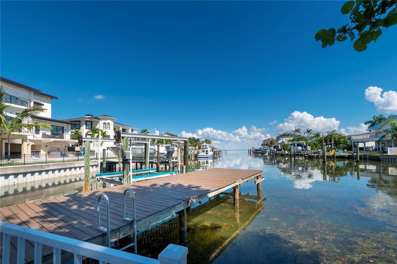 807 2nd Avenue S, Tierra Verde, FL 33715 Photo