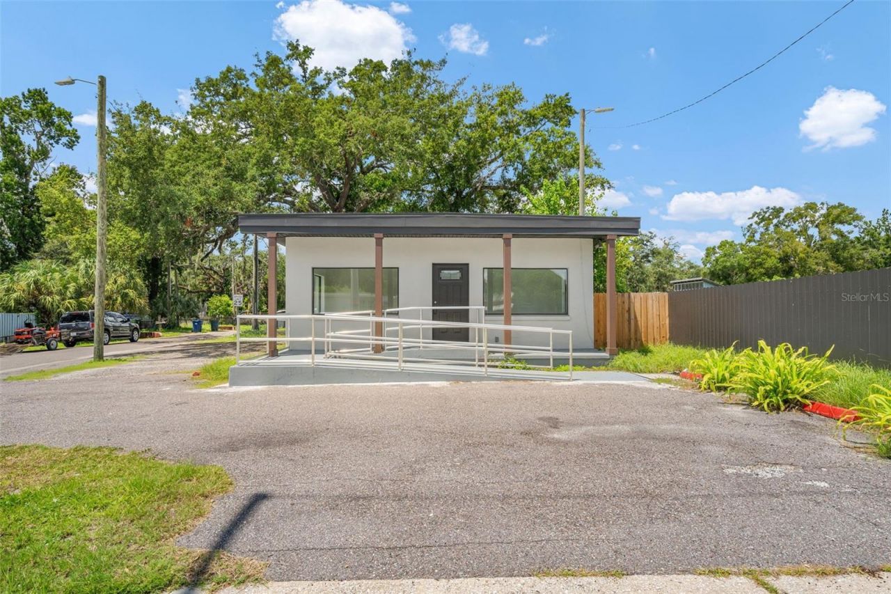 10302 N Nebraska Avenue , Tampa, FL 33612 Main Photo
