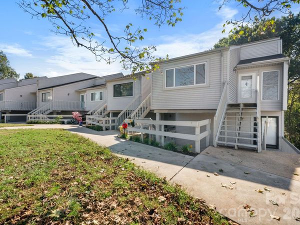 1050 21st Avenue NW, Unit 14, Hickory, NC 28601