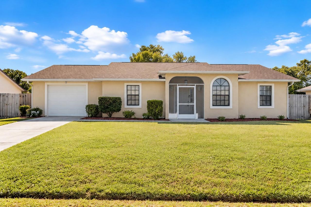 2268 SE Longhorn Avenue, Port Saint Lucie, FL 34952 Photo