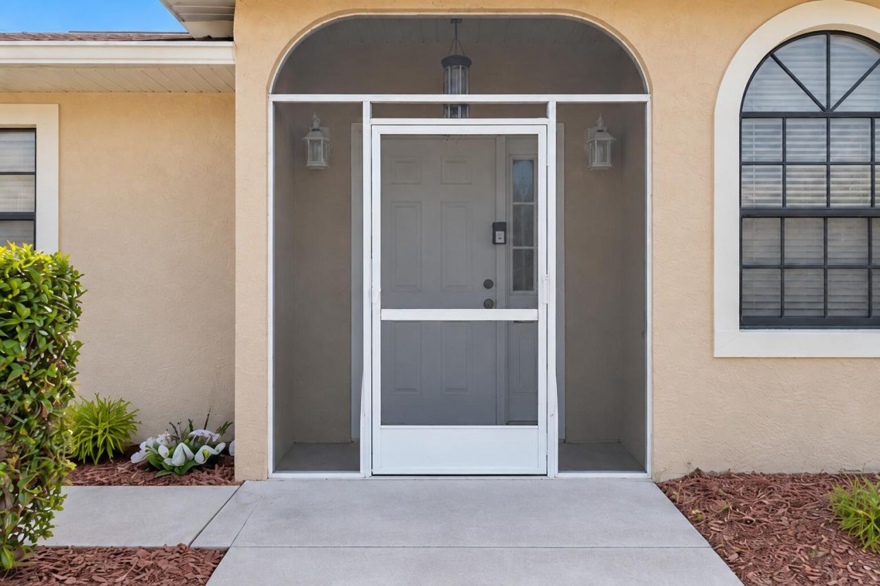 2268 SE Longhorn Avenue, Port Saint Lucie, FL 34952 Photo