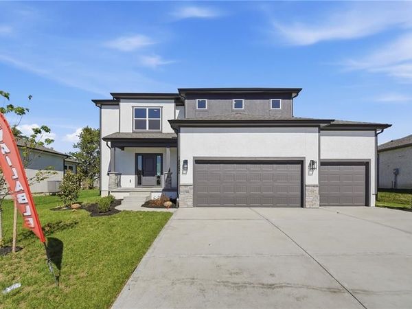 18550 W 195th Street, Spring Hill, KS 66083