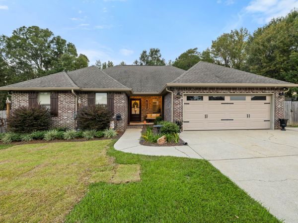 131 Boulder Dr., Petal, MS 39465