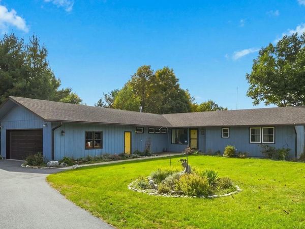200 Sunset Drive, Frankfort, MI 49635