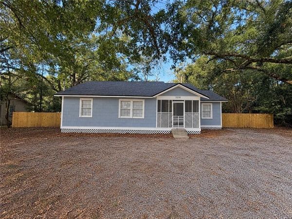 2208 Hoppin Street, Mobile, AL 36605