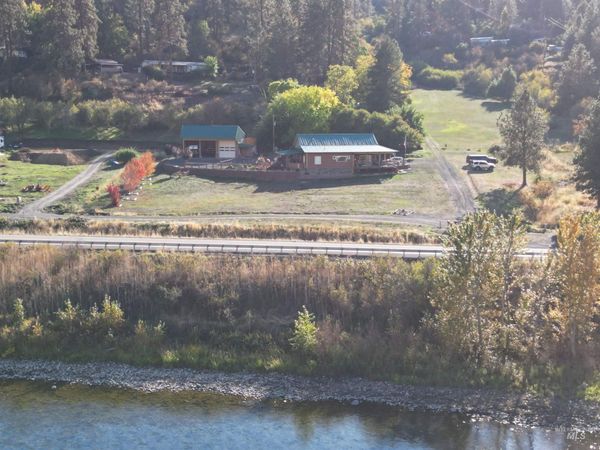 18631 Walnut Lane, Lenore, ID 83541