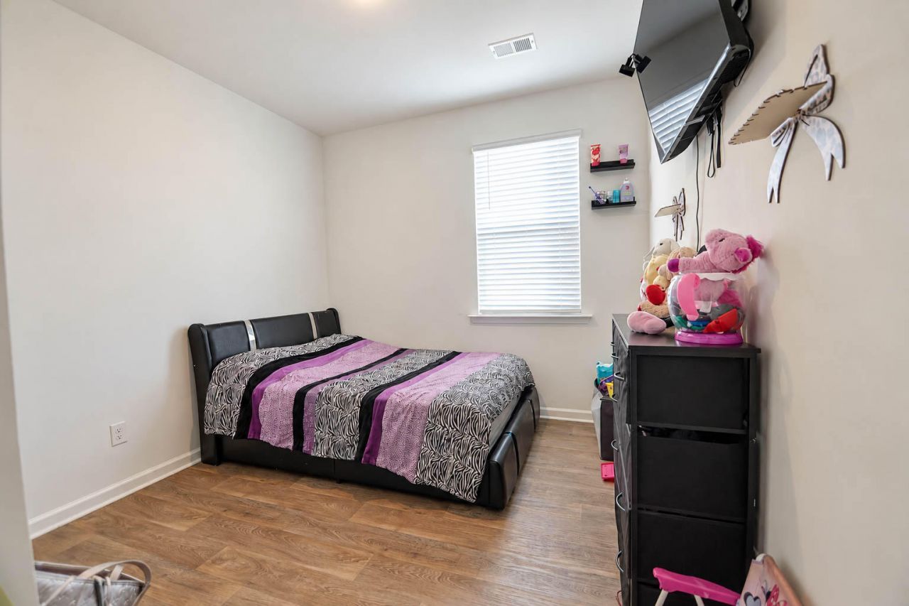 824 Lilyford Lane Photo 7