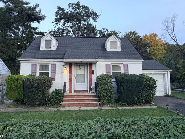 421 Brookside Dr, Roselle, NJ 07203