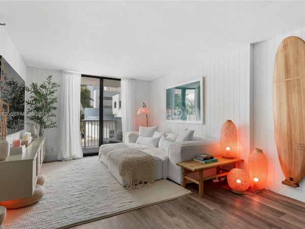4301 Collins Ave , Unit 207, Miami Beach, FL 33140