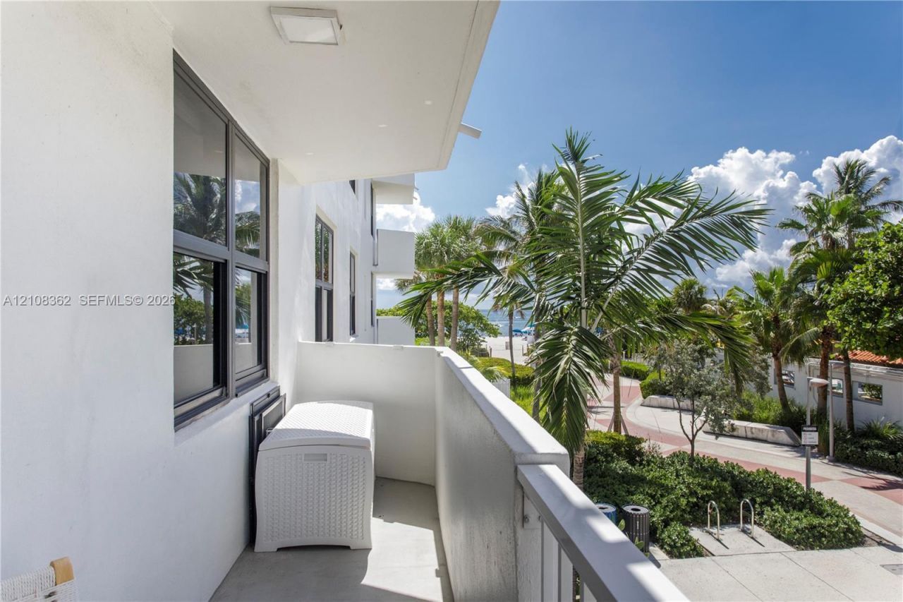 4301 Collins Ave , Unit 207, Miami Beach, FL 33140 Photo