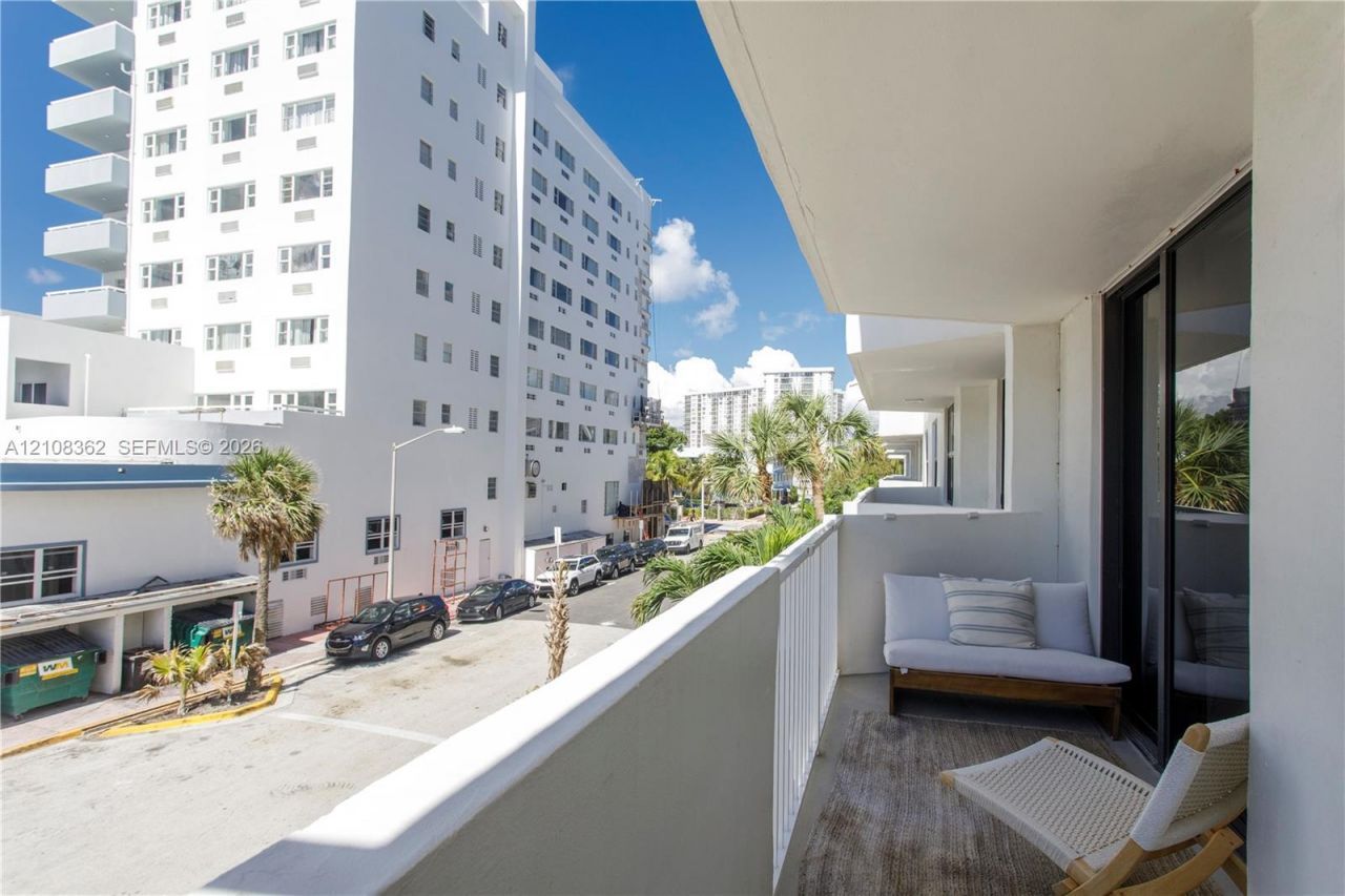 4301 Collins Ave , Unit 207, Miami Beach, FL 33140 Photo