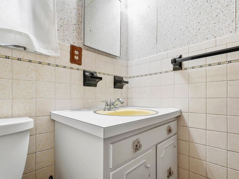 320 Briarwood Drive, Columbus, OH 43213 Photo 20