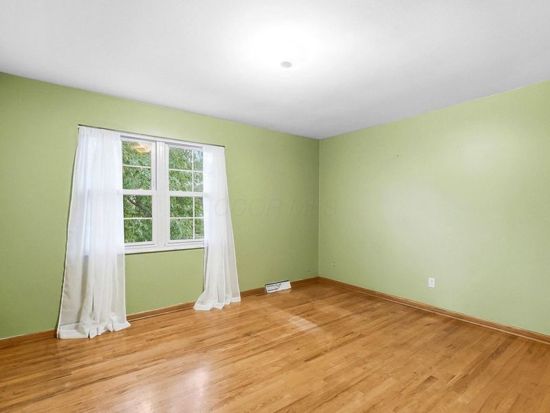 320 Briarwood Drive, Columbus, OH 43213 Photo 35