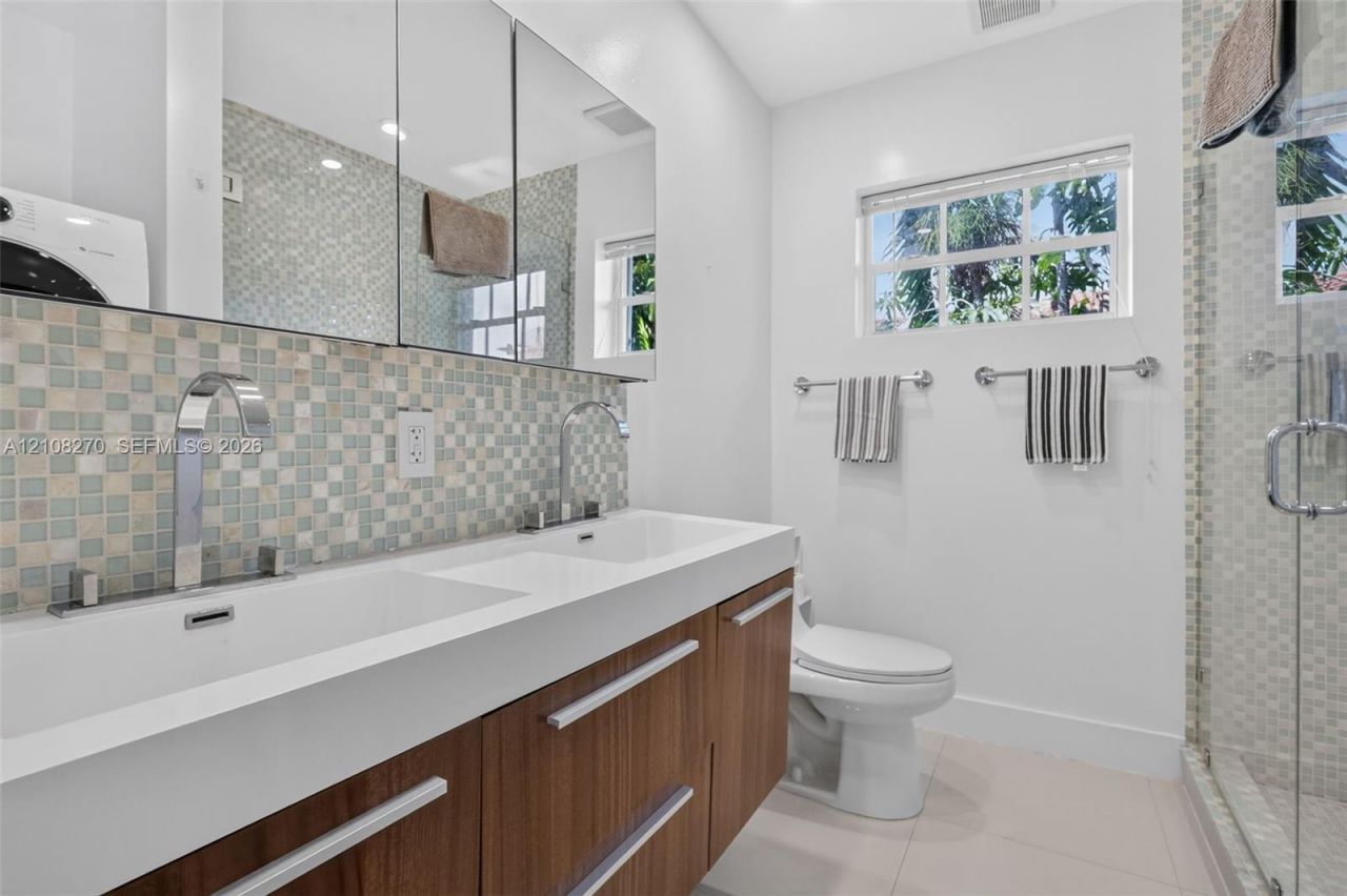 1125 99th St, Unit 12, Bay Harbor Islands, FL 33154 Photo
