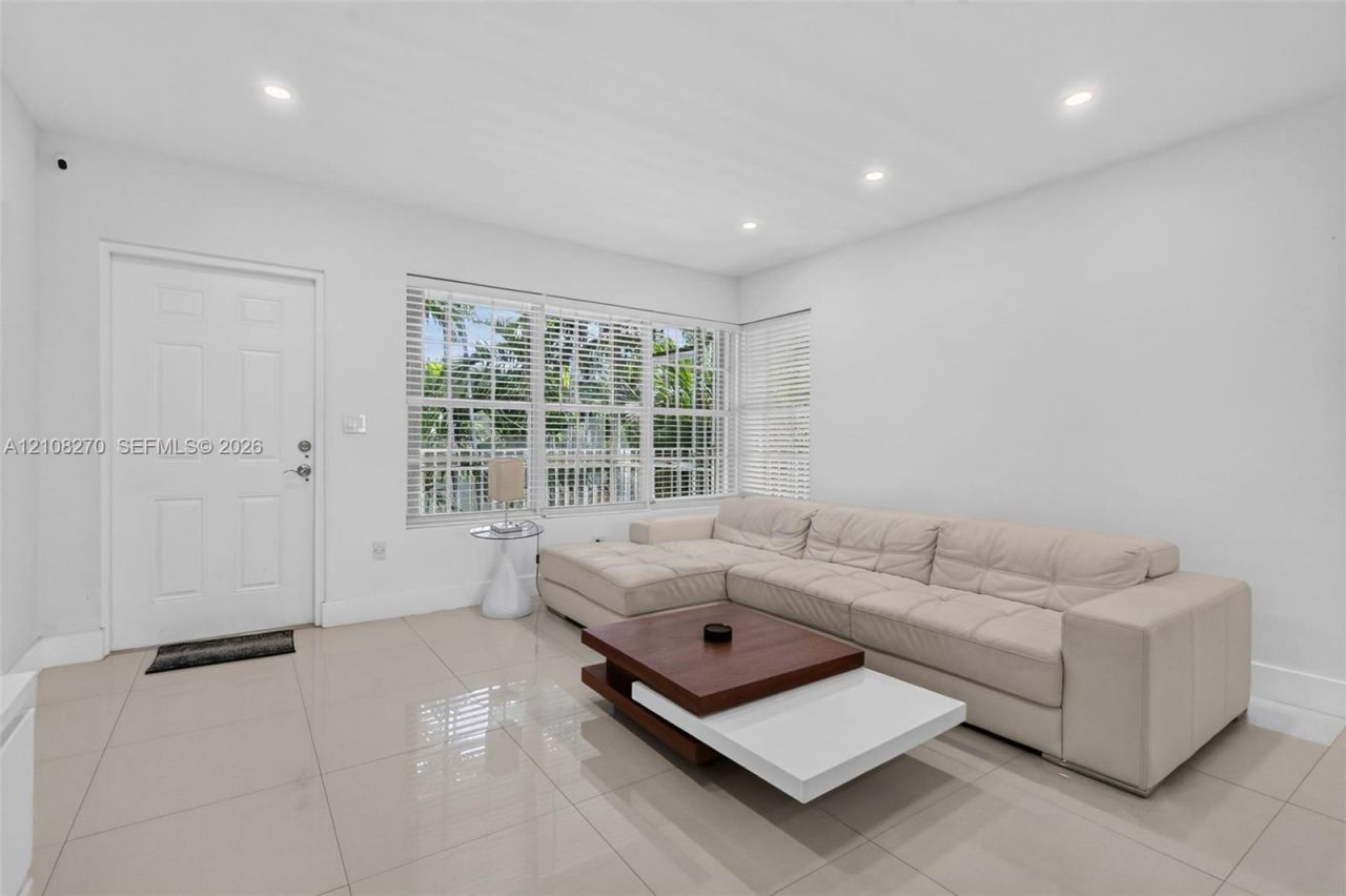 1125 99th St, Unit 12, Bay Harbor Islands, FL 33154 Photo