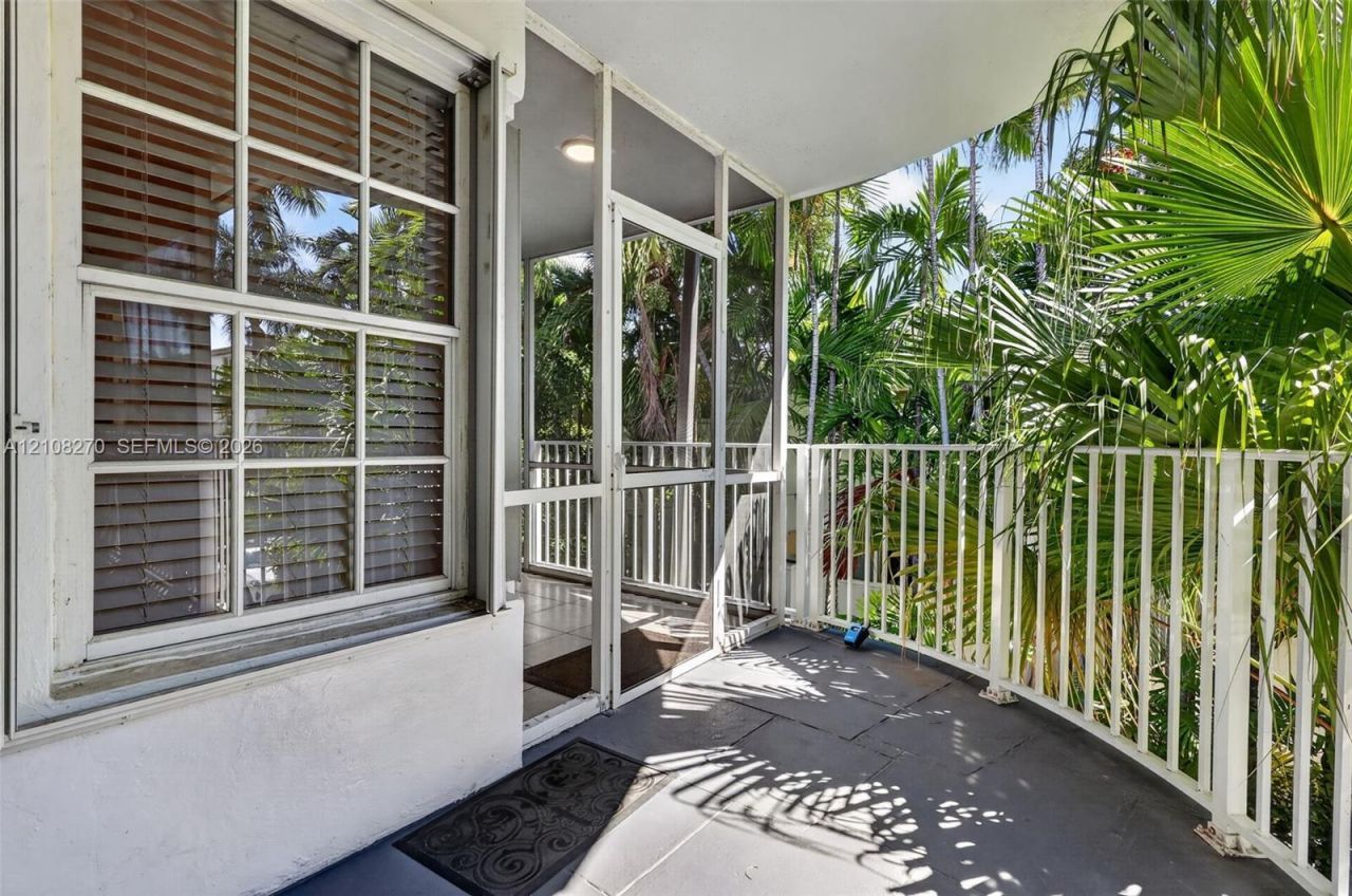 1125 99th St, Unit 12, Bay Harbor Islands, FL 33154 Photo