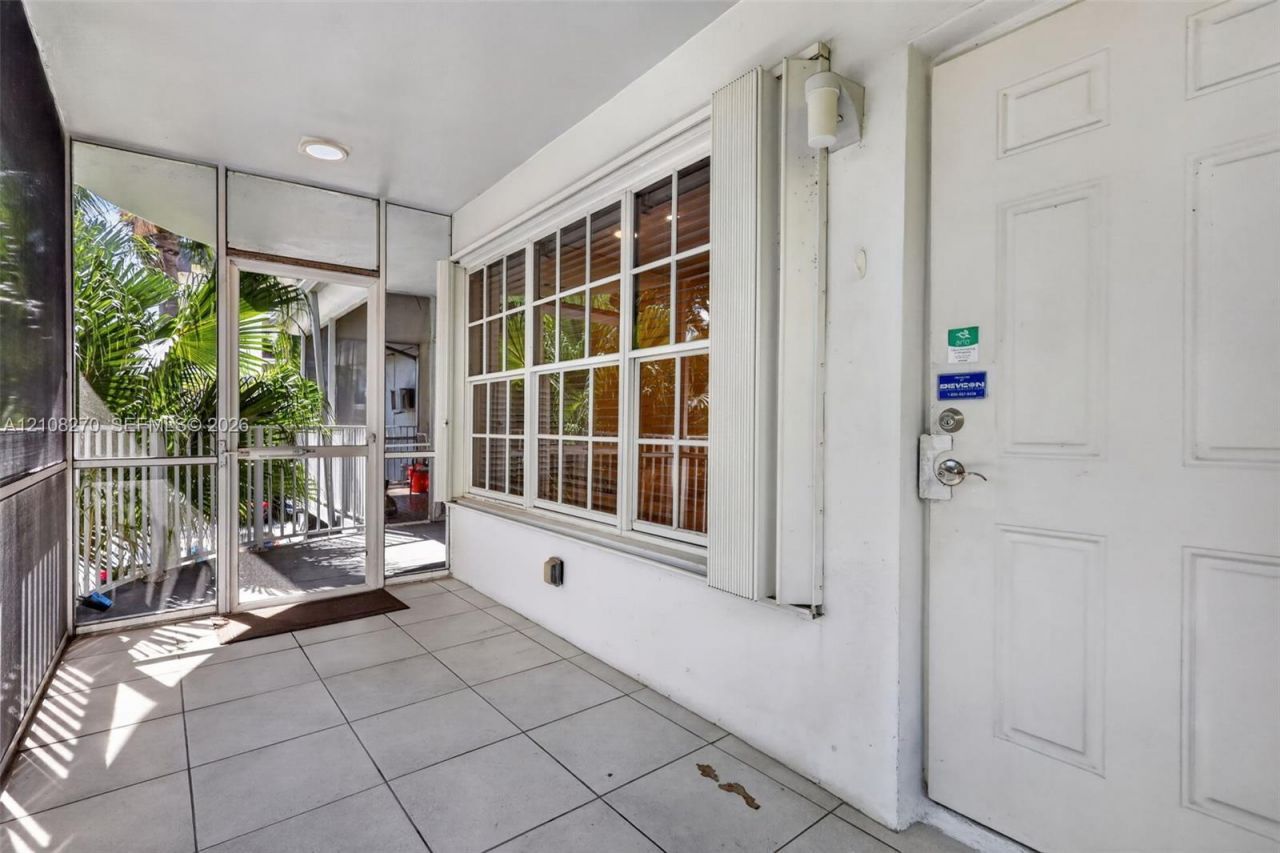1125 99th St, Unit 12, Bay Harbor Islands, FL 33154 Photo