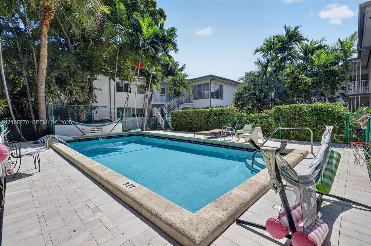 1125 99th St, Unit 12, Bay Harbor Islands, FL 33154 Photo