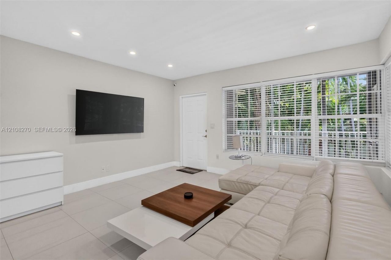 1125 99th St, Unit 12, Bay Harbor Islands, FL 33154 Photo