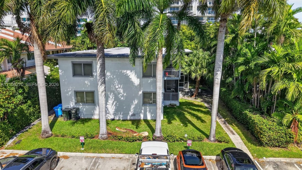 1125 99th St, Unit 12, Bay Harbor Islands, FL 33154 Photo