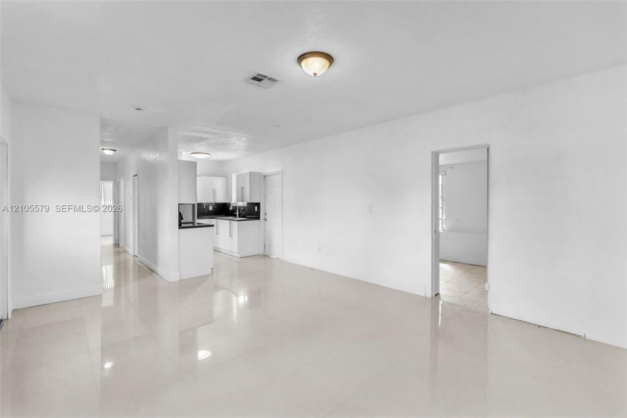 1750 NW 185th St , Miami Gardens, FL 33056 Photo