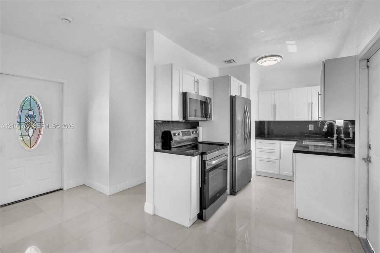 1750 NW 185th St , Miami Gardens, FL 33056 Photo