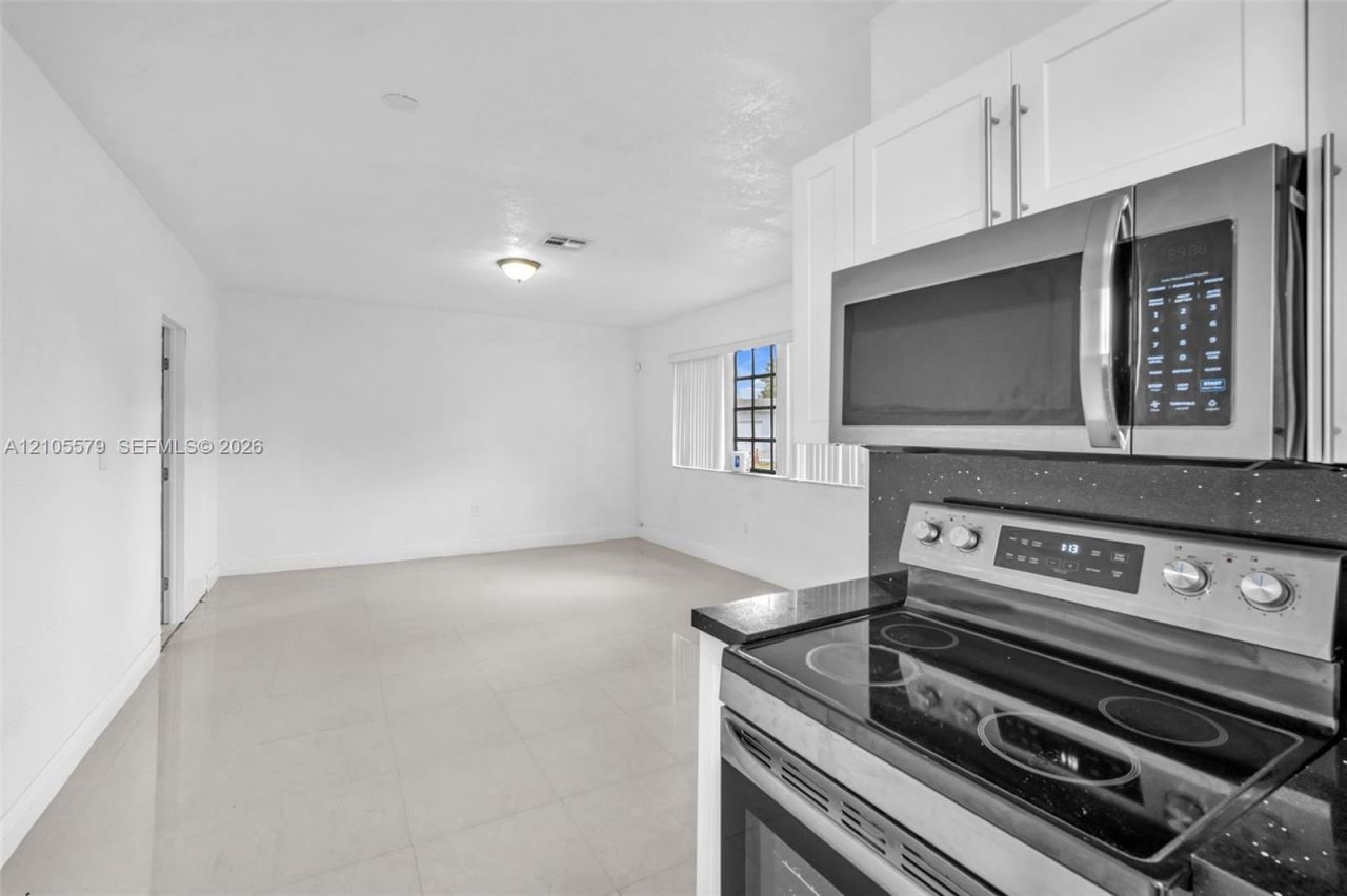 1750 NW 185th St , Miami Gardens, FL 33056 Photo
