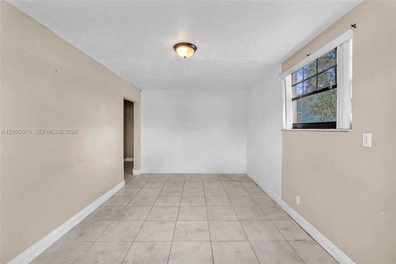 1750 NW 185th St , Miami Gardens, FL 33056 Photo