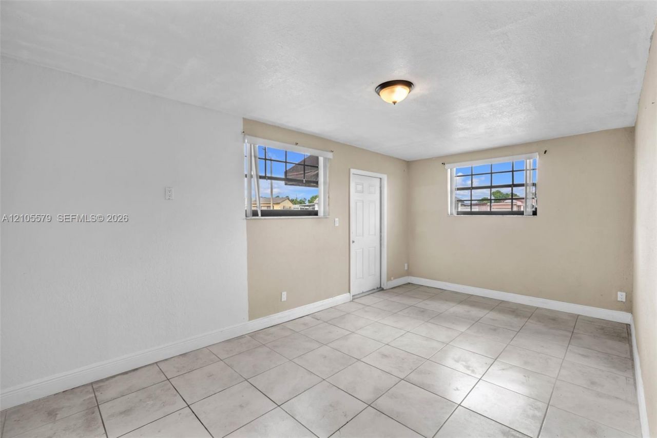 1750 NW 185th St , Miami Gardens, FL 33056 Photo