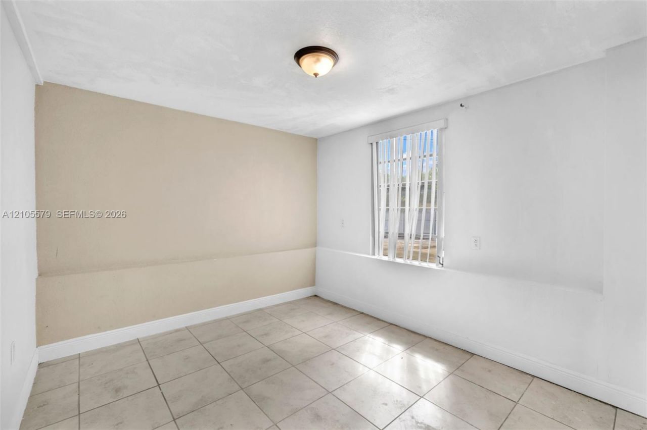 1750 NW 185th St , Miami Gardens, FL 33056 Photo