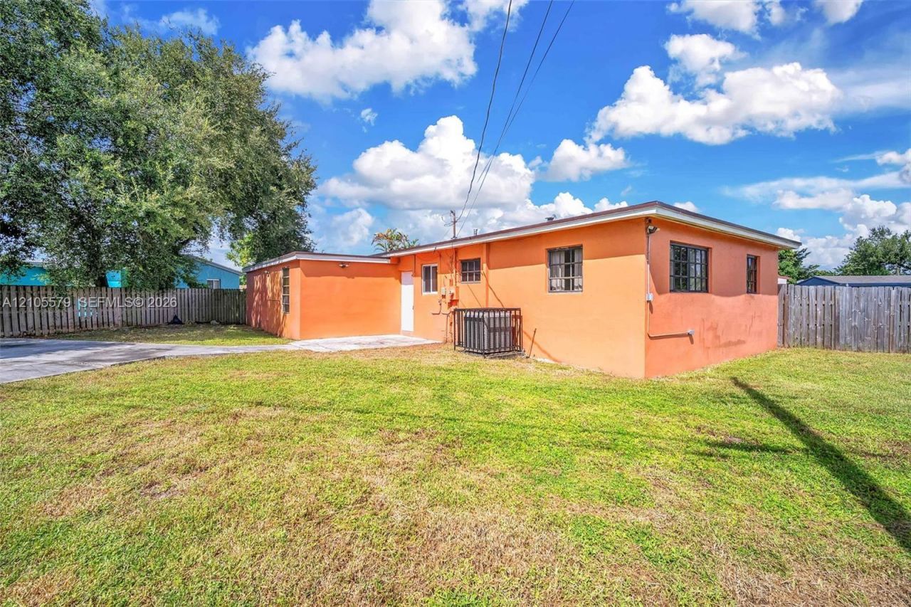 1750 NW 185th St , Miami Gardens, FL 33056 Photo