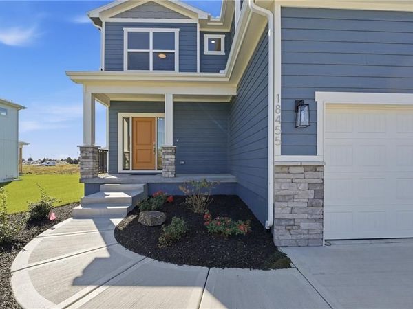 18455 W 195th Street, Spring Hill, KS 66083