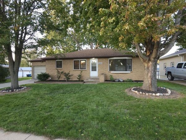 811 3RD ST SE, Le Mars, IA 51031