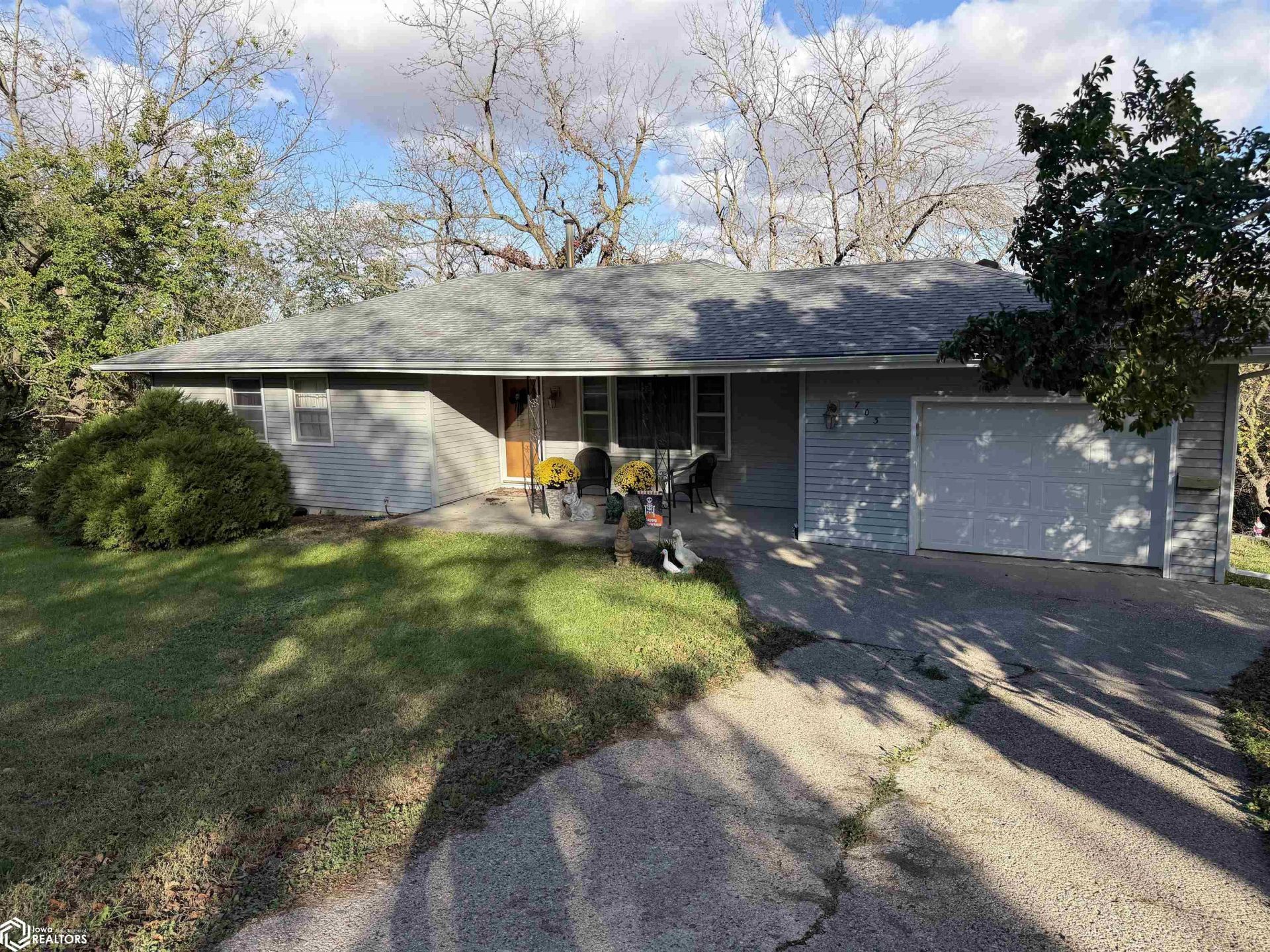 703 Oakview Drive, Coon Rapids, IA 50058 Main Photo