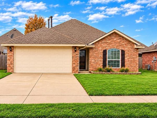 4405 Apple Blossom Circle, Moore, OK 73160