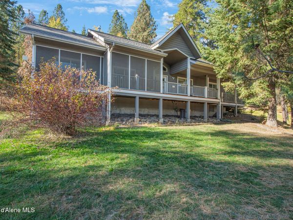 1157 Elm Dr , St. Maries, ID 83861