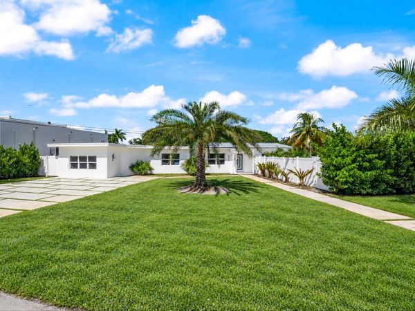 209 NE 27th Drive, Wilton Manors, FL 33334