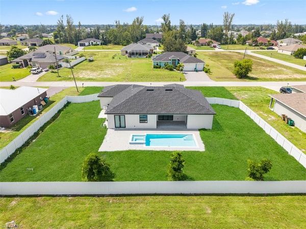1835 NW 20th PL , CAPE CORAL, FL 33993