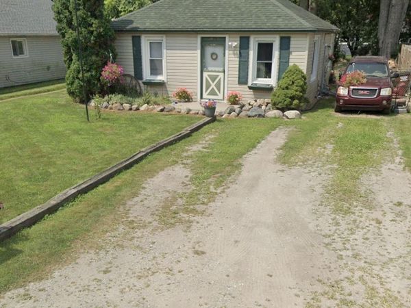 14837 Monroe Street, Flat Rock, MI 48134