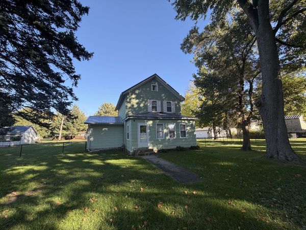 103 Ross Street , Tampico, IL 61283