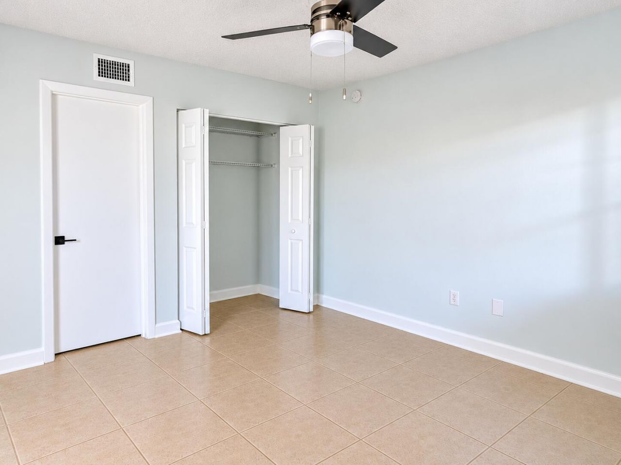 18286 Mediterranean Boulevard, Unit 202, Hialeah, FL 33015 Photo
